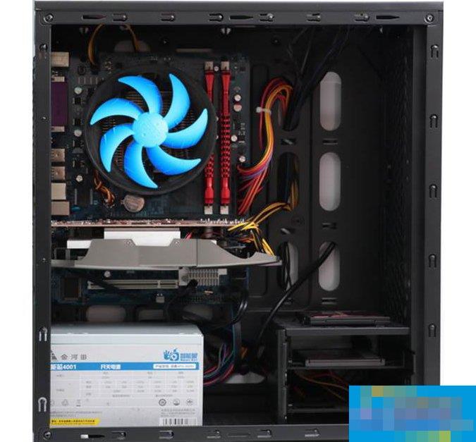 电脑主机灰尘如何清理？清理台式机灰尘有什么注意事项？